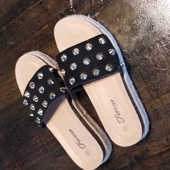 Slip-ons - Picture 1 of 4